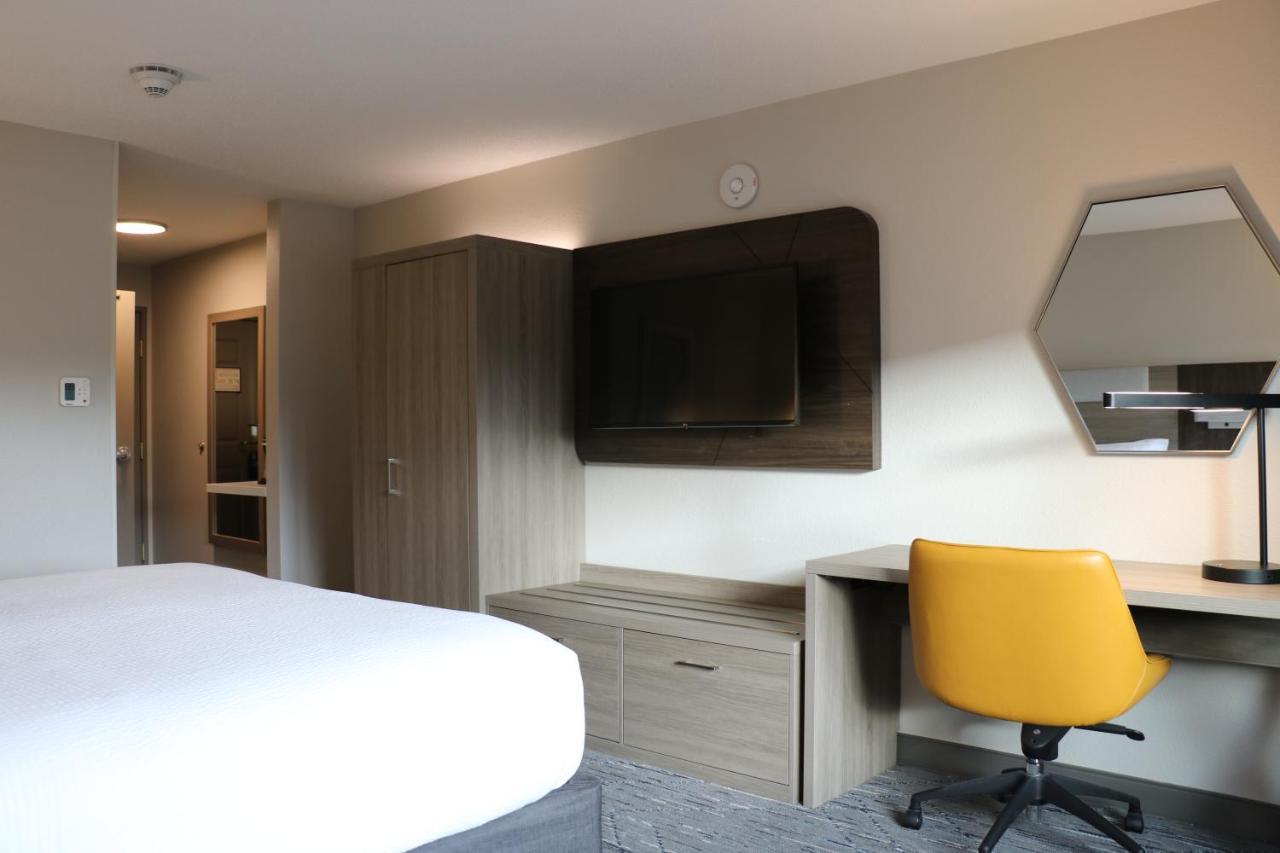 Holiday Express & By Ihg 3* Marquette