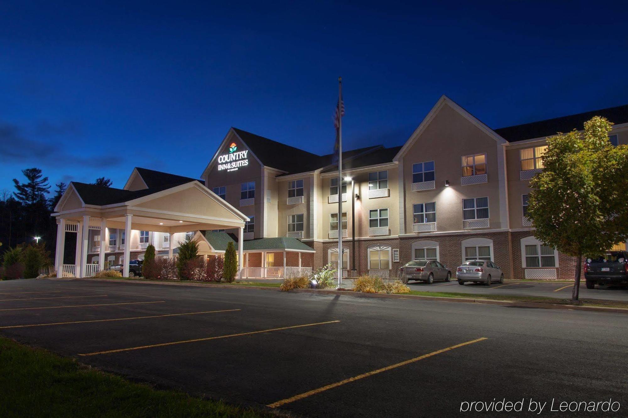 Holiday Express & By Ihg Hotel Marquette